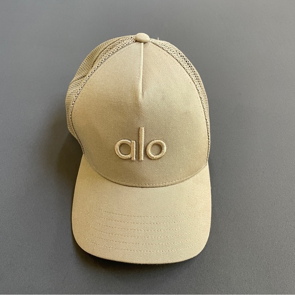 ALO Yoga Tan Baseball Cap - Picture 1 of 8